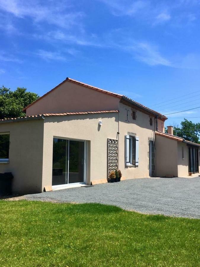 Gite Au Haras Les Aubiers Exterior photo